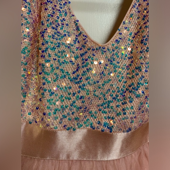 Dress - Picture 5 of 13